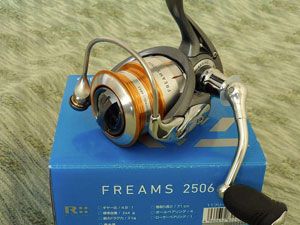 катушка Daiwa Freams